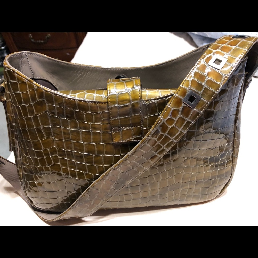 Stuart Weitzman - Picture 8 of 9